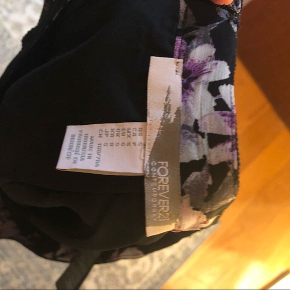 Forever 21 floral skirt ! - Picture 3 of 3